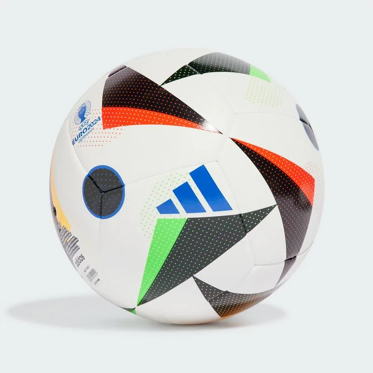 adidas Performance Fußball EURO 24 TRAININGSBALL, strapazierfähiger Trainingsball in Europameisterschafts-Design