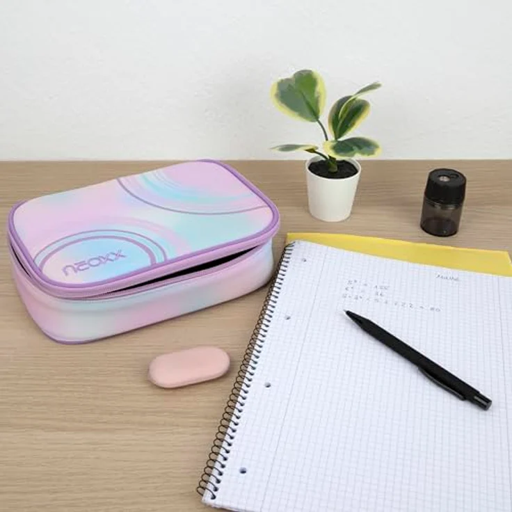 neoxx Schreibgeräteetui Schlamperbox Dunk, Candy Party - Praktisches Federmäppchen mit recyceltem Innenfutter und Stift-Flap – Bild 6