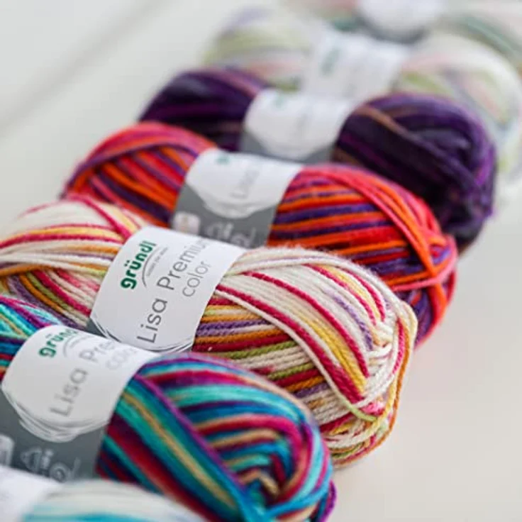 Gründl Lisa Premium color (Strick- & Häkelgarn mit wollähnlichem Charakter aus 100 % Polyacryl, 50 g / 133 m, Nadelstärke: 3,5 - 4,5, 1 x 50 g), schwarz-grau-weiß-color – Bild 3