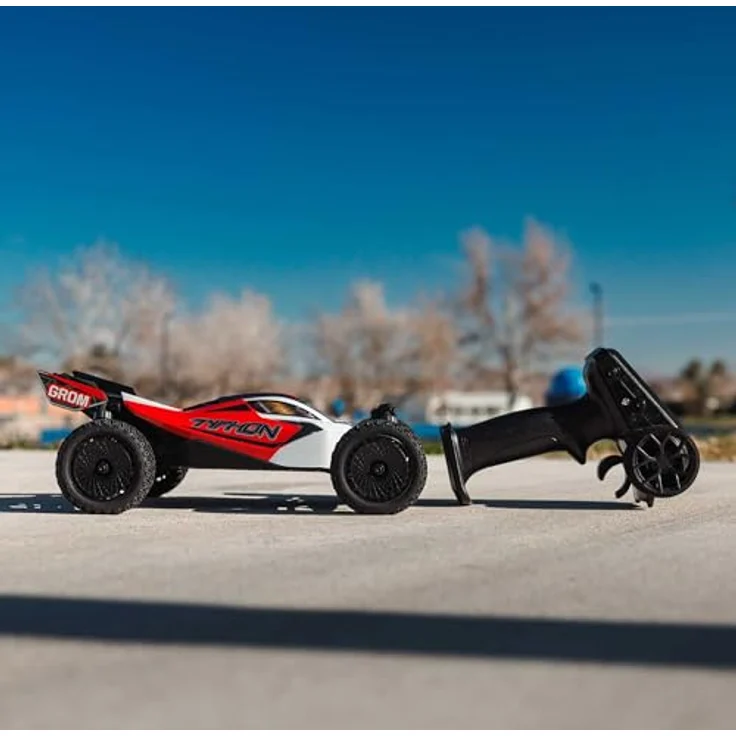ARRMA Typhon GROM Ferngesteuertes Auto, RC Auto 1/18, bürstenloser Motor über 30 km/h, inkl. Akku und Zubehör, Rot – Bild 4