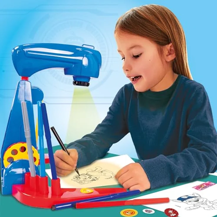 Lisciani Paw Patrol Zeichenschule mit Projektor, Kreativset mit 32 Bildern, inkl. bunte Stifte und Kulisse, ab 4 Jahren – Bild 3