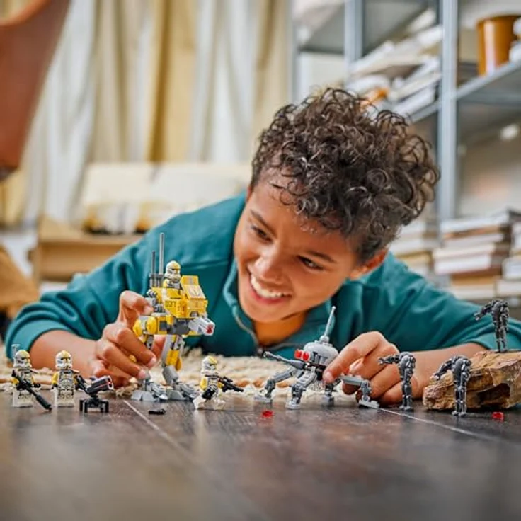 LEGO Star Wars 75431 - Klonsoldaten des 327. Sternenkorps Battle Pack, 258-teiliges Set mit 4 Minifiguren und AT-RT Kampfläufer, ab 7 Jahren – Bild 6