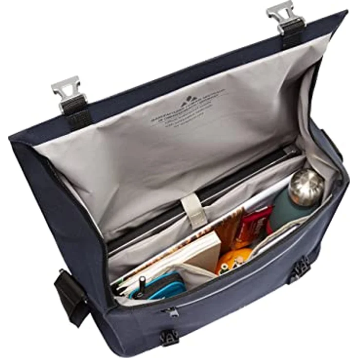 Vaude Bayreuth M, Gepäckträgertasche (12 l) aus 100 % recyceltem Polyester, wasserdicht, mit Laptopfach und Schulterträger, klimaneutral produziert – Bild 5