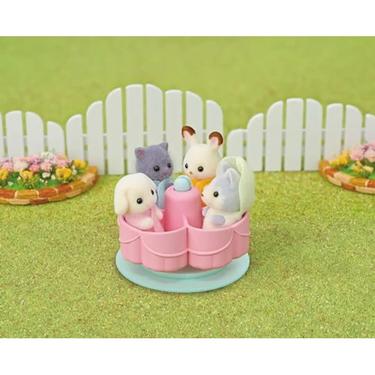 Sylvanian Families Erlebniskindergarten Bus Regenbogen (5744), 3stöckiger Spielzeug-Bus für bis zu 28 Figuren mit großem Spielplatz – Bild 7