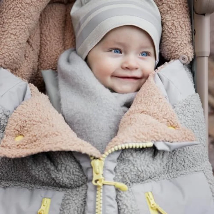 Elodie Details Universelle Fußsack für Kinderwagen - Utility Green, Recyceltes Polyester, Wasserabweisend, Universelle Passform – Bild 2