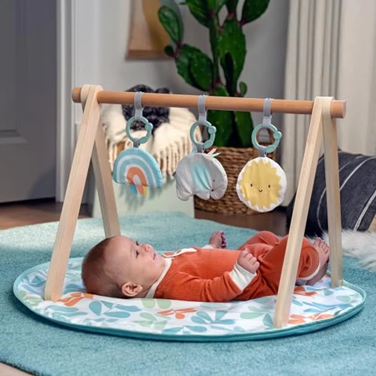 Ingenuity Sun Valley Holzspielzeugbogen & Spielmatte, faltbare A-Rahmen-Stange mit 3 abnehmbaren Spielzeugen, waschmaschinenfeste Matte, Unisex, für 0-36 Monate – Bild 4