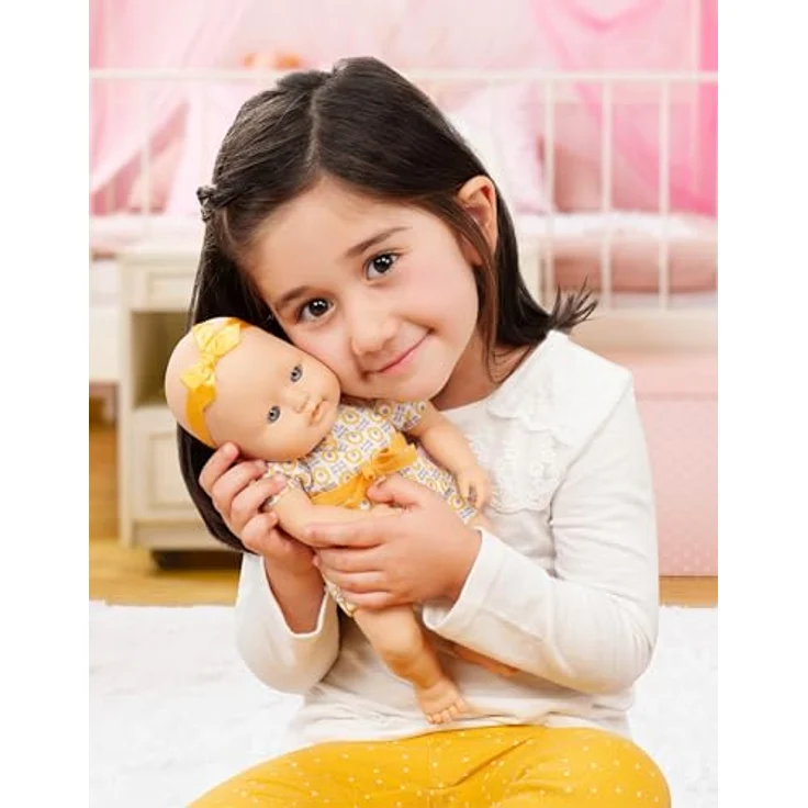 Baby Sweetheart Baby Puppe mit Kleidung, Fläschchen und Zubehör zum Füttern – Weiche Puppe und Bilderbuch auf Englisch – Spielzeug ab 2 Jahre – Bild 3