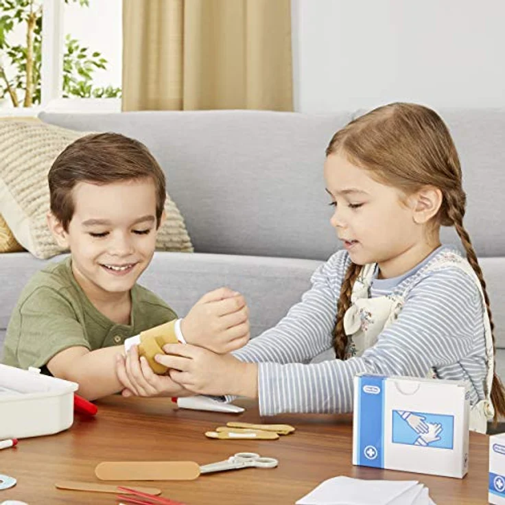 little tikes Erste-Hilfe-Kasten- Realistisches Rollenspielset für Ärzte - ab 3 Jahren Spielen & Lernen Interaktives Spielzeug Kinder Enthält Maske, Schlinge, Broschüre, Zubehör und mehr, 656156 – Bild 2