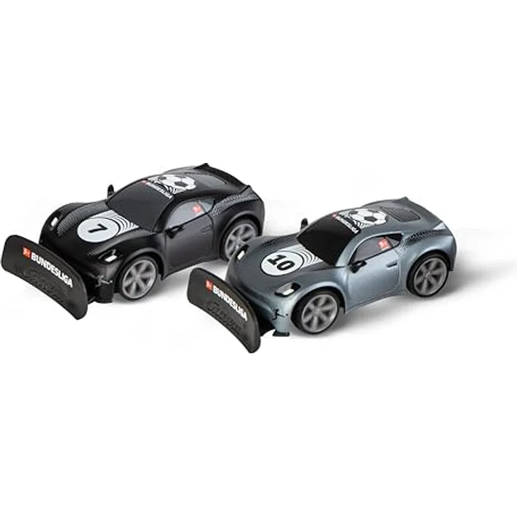 Carrera RC Fahrzeug Bundesliga Soccer Set, Spielfeld mit 2 Mini-RC-Autos in Schwarz und Grau, inklusive Tore, Ball, Sticker & Banden, für Kinder ab 6 Jahren – Bild 3