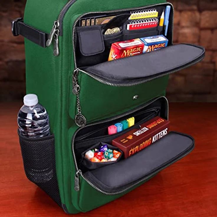 ENHANCE MTG-Rucksack - Sammleredition TCG-Rucksack für bis zu 7.600 Karten, integrierter Card Defender Screen, Drachen Grün – Bild 3