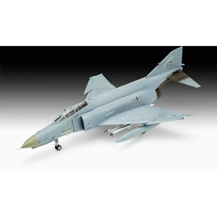 Revell Modellbau Geschenkset 70 Jahre Bundeswehr: Aircraft, 3 verschiedene Flugzeuge im Maßstab 1:72 mit 301 Teilen, inklusive Farben, Kleber und Pinsel – Bild 3