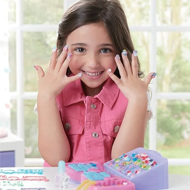 Aquabeads Kreativset Nagelstudio Starter Set, mit 8 farbigen Fingernägeln und über 60 Nageldesigns, inkl. Dekorationen und Stickern – Bild 8