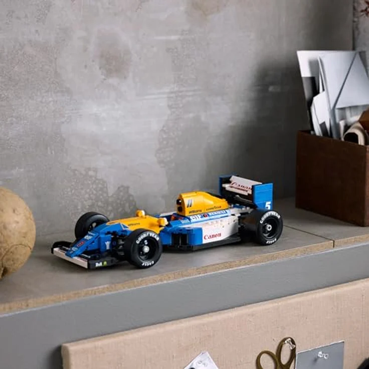 LEGO Icons 10353 Williams Racing FW14B, Modellauto mit Nigel Mansell Minifigur und funktionierender Lenkung, Mehrfarbig, 799 Teile – Bild 3