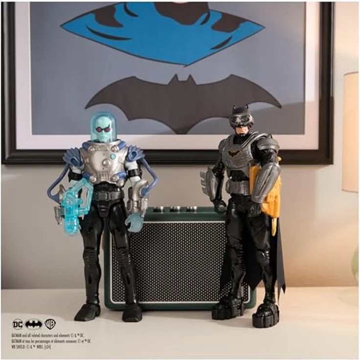Spin Master DC Comics Batman Adventures Battle Pack, Actionfiguren-Set mit 30 cm Batman und Mr. Freeze, 17 Zubehörteile, Mehrfarbig – Bild 6
