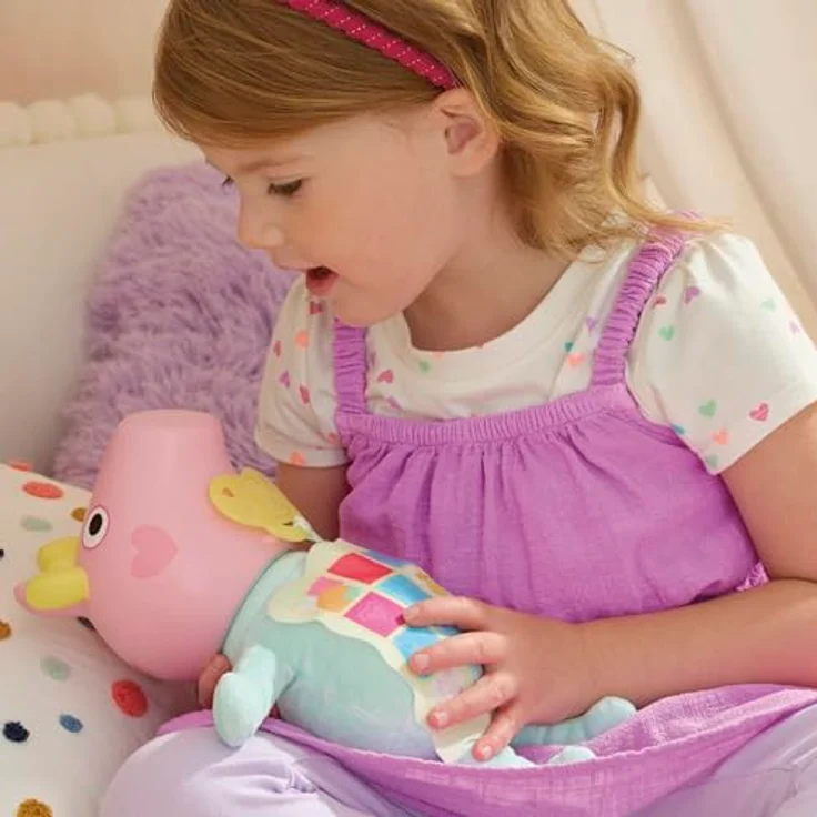 Hasbro Peppa Pig Oinks & Snuggles Evie, Interaktive Kuschelpuppe mit über 20 Soundeffekten und Zubehör – Bild 9