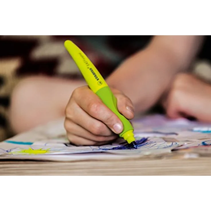 Ergonomischer Tintenroller für Rechtshänder - STABILO EASYoriginal in pink hell/dunkel - Einzelstift - Schreibfarbe blau (löschbar) - inklusive Patrone – Bild 4