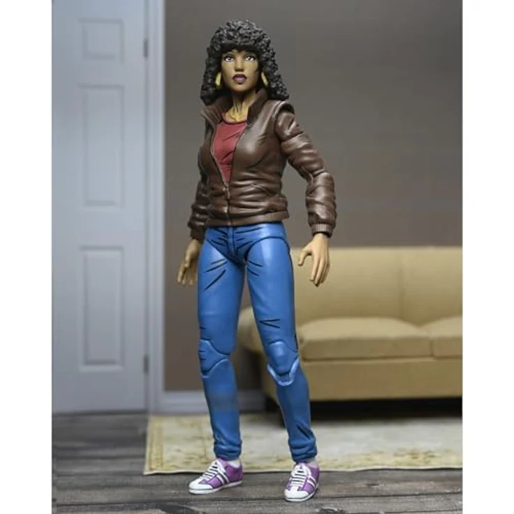 NECA Teenage Mutant Ninja Turtles Actionfigur April O'Neil, 18 cm mit Zubehör in Fensterbox – Bild 6