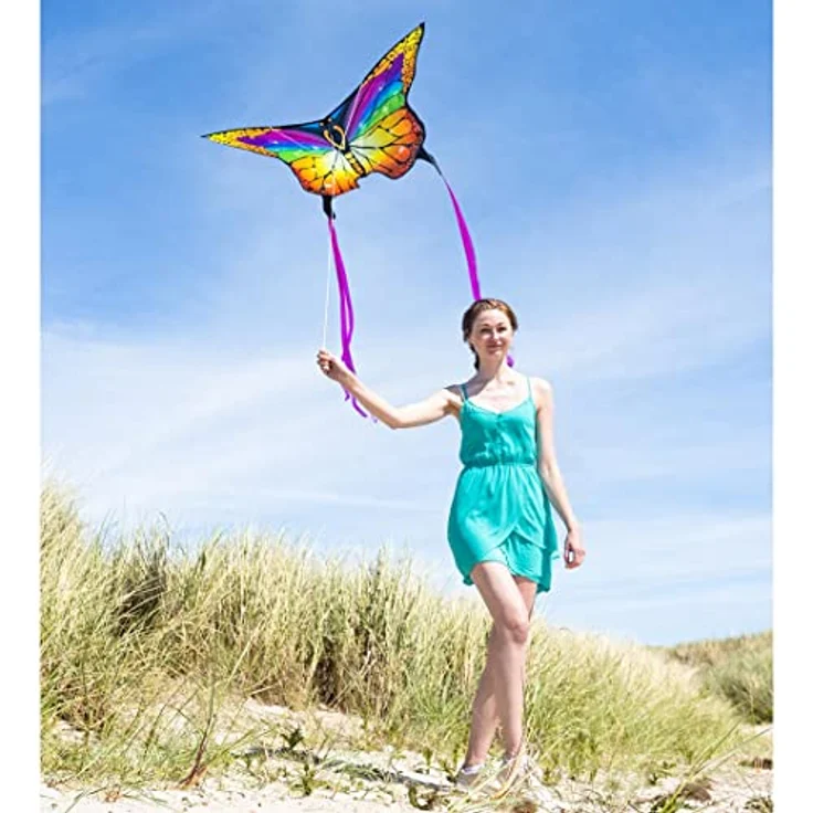 HQ Design Ecoline Butterfly Kite, Rainbow Kinderdrachen 95x120cm mit 1,9m Drachenschwanz, 25m Polyesterschnur, ideal für wenig Wind (2-4 Bft), ab 5 Jahren – Bild 5