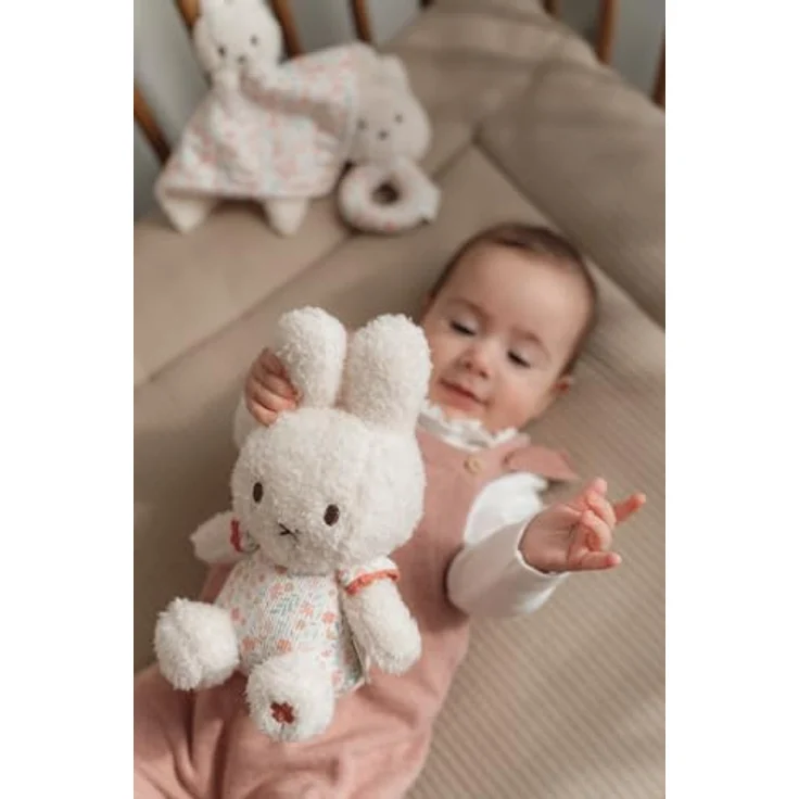 Little Dutch Miffy Fluffy Lucky Blossom Geschenkbox, Babyspielzeugset mit Rassel, Schmusetuch und Plüschspielzeug – Bild 9