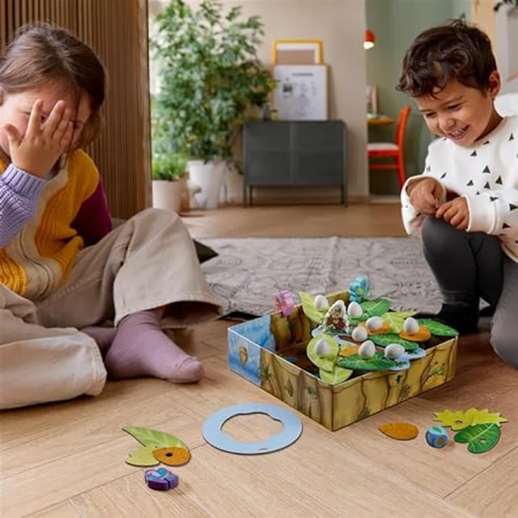 HABA Auweia, Frau Geier! – Geschicklichkeitsspiel für Kinder – Nestbau aus hochwertigem Holzmaterial – Ab 3 Jahren – Brettspiel – Bild 4