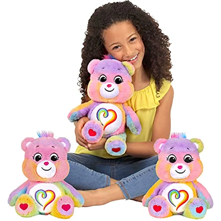 Care Bears Togetherness Bear 22077, 35 cm Plüsch Kuscheltier mit herzförmigem Abzeichen, Sammelbar und perfekt für Kinder ab 4 Jahren – Bild 4