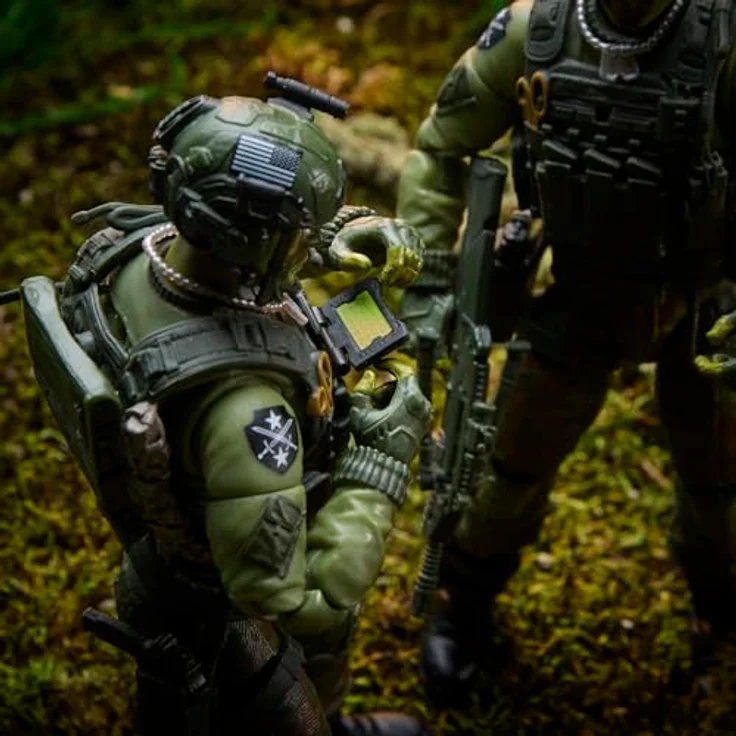 G.I. Joe Classified Series Legacy Collection: Action Soldier - Special Forces, Action-Figurenset (15 cm) mit 16 Accessoires, hochbeweglich und detailreich – Bild 3