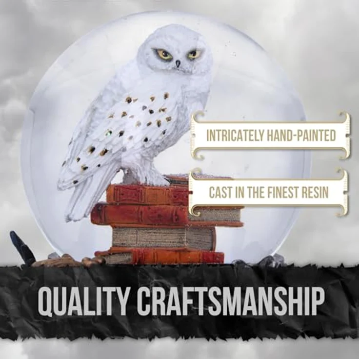 Nemesis Now Harry Potter Hedwig Schneekugel, detailreich gestaltete Sammlerfigur, 18,5 cm – Bild 4