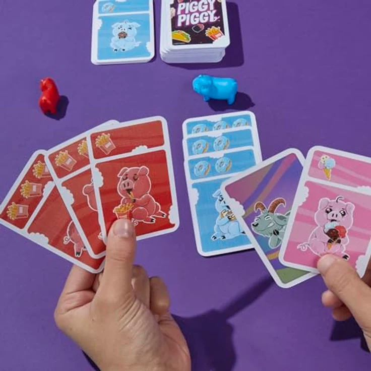 Hasbro Gaming Piggy Piggy Kartenspiel für Familien - Deutsche Fassung, niedliche Schweinchenfiguren, strategisches Schlemmerkarten-Spiel – Bild 3