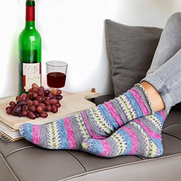 Gründl Gründl Sockenwolle Hot Socks Torbole, 6-fach, 150 Häkelwolle in beige-royal-burgund-weiß-petrol-graphit, 100% italienische Sockenwolle, maschinenwaschbar, skandinavisch angehauchte Designs. – Bild 3
