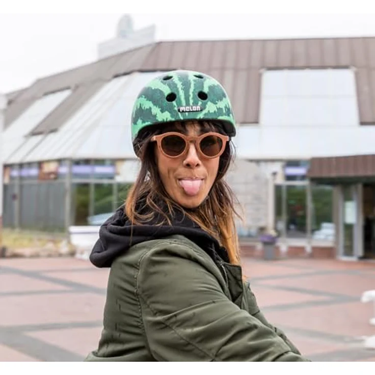 Melon Fahrradhelm »Real Melon« für Damen, Herren und Kinder | Leichter & sicherer urbaner Cityhelm mit Magnetverschluss, individuell anpassbar in grün, Wassermelone | Größe XXS-S (46-52 cm) – Bild 2
