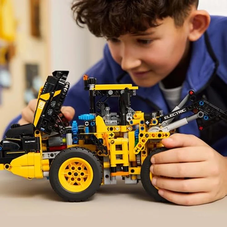 LEGO Technic 42209, Volvo L120 Electric Radlader, 973-teiliges Set für Kinder ab 9 Jahren, Länge 35 cm, emissionsfreier Antrieb – Bild 4