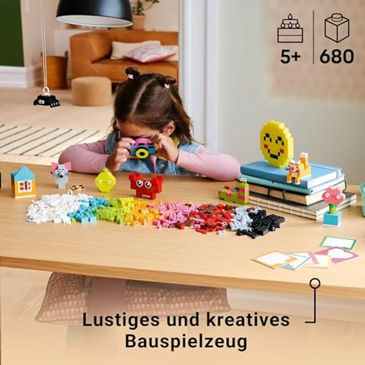 LEGO Classic Kreative Spaßbox, Bunte Bausteine für fantasievolle Rollenspiele, Bauset für Anfänger, Spielzeug für Mädchen und Jungen ab 5 Jahren, Modelle zum Umbauen 11042, von LEGO. – Bild 2