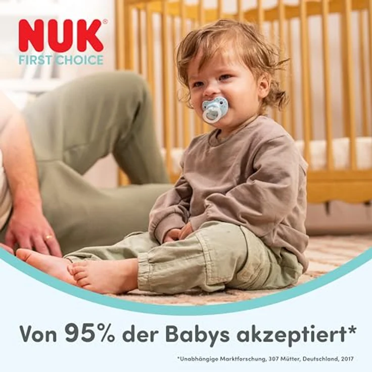 NUK First Choice Classic Day & Night Baby Schnuller, orthodontisch, leuchtend im Dunkeln, 0-6 Monate, lila, 2 Stück – Bild 2