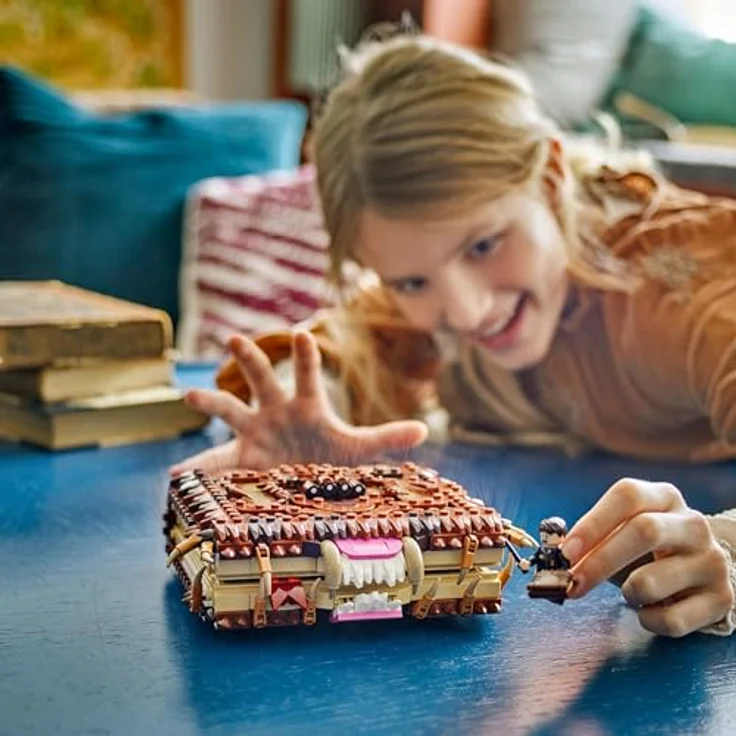 LEGO Harry Potter™ 76449 Beißendes Monsterbuch der Monster Bausatz, 518 Teile, interaktives Spielzeug mit Rückziehfunktion, Mehrfarbig – Bild 10