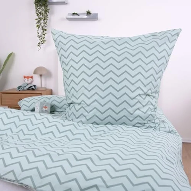 Herding Young Collection Bettwäsche Nordic Forest, 2-teiliges Set mit Wendebezügen, Kissenbezug 80x80 cm, Bettbezug 135x200 cm, Baumwolle Renforcé, grün – Bild 5