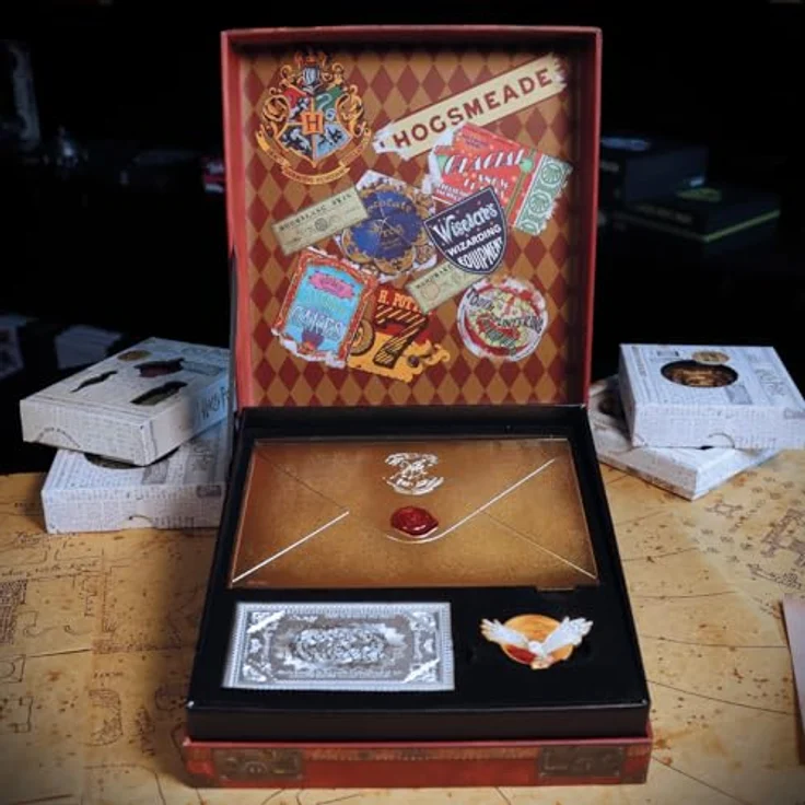 Fanatic Harry Potter Collector Geschenkbox Harry Potter's Journey to Hogwarts Collection, limitiertes Set mit nummeriertem Reisekoffer, versilbertem Hogwarts Express Ticket und vergoldeten Accessoires – Bild 4