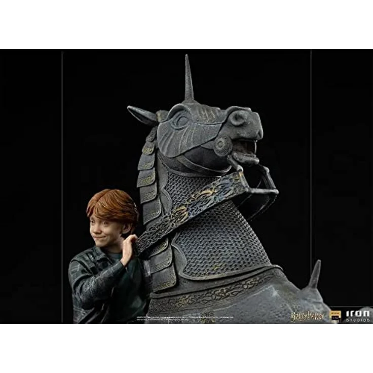 Iron Studios Deluxe: Harry Potter - Ron Weasley at The Wizard Chess Art Scale Statue (1/10) (WBHPM40521-10) – Bild 4