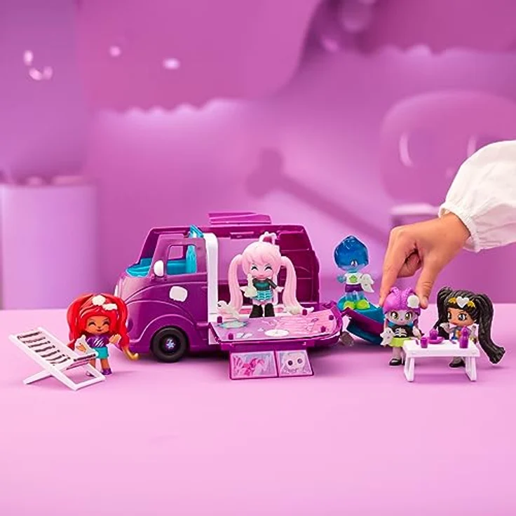 Famosa Pinypon PNY49000 Spielzeug-Set, Terrific Van mit Mumienfigur und Zubehör, ideal für Urlaubsspielzeug – Bild 2