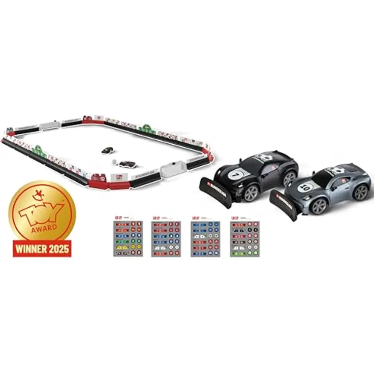 Carrera RC Fahrzeug Bundesliga Soccer Set, Spielfeld mit 2 Mini-RC-Autos in Schwarz und Grau, inklusive Tore, Ball, Sticker & Banden, für Kinder ab 6 Jahren
