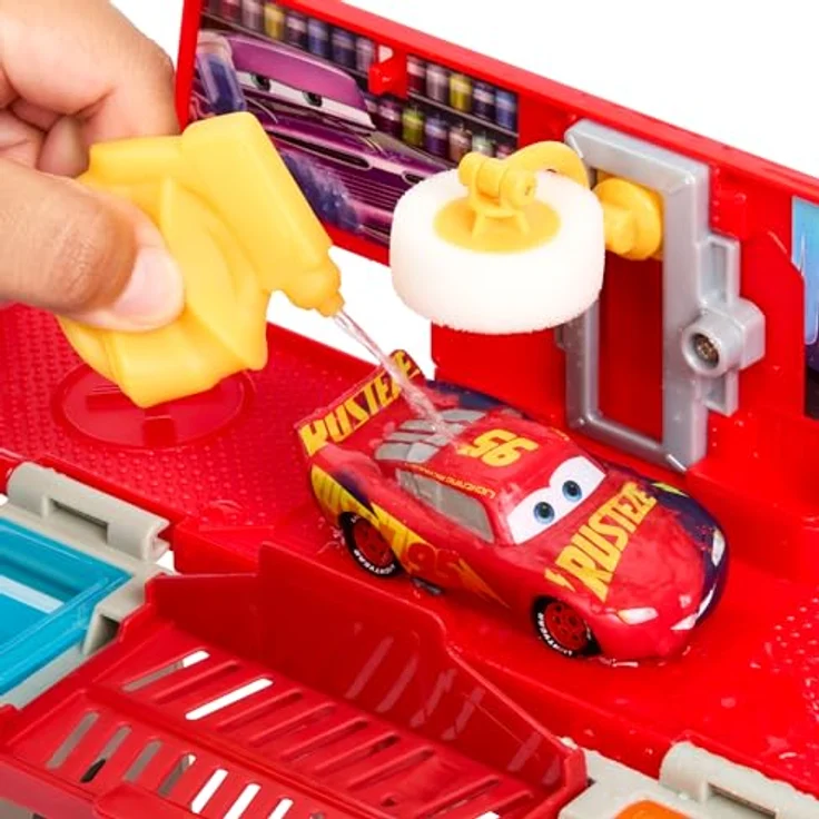 DISNEY Pixar Cars mobile Lackiererei Mack - Spielset mit Farbwechseleffekt, Lightning McQueen Spielzeugauto, Farbveränderung mit warmem und kaltem Wasser, für Kinder ab 4 Jahren, HPD82 – Bild 5