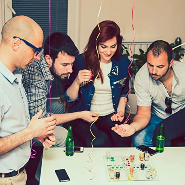 GOODS+GADGETS Drinking Ludo Spiel Partyspiel für Erwachsene Würfel & 16 Shotgläser lustiges Trinkspiel – Bild 5