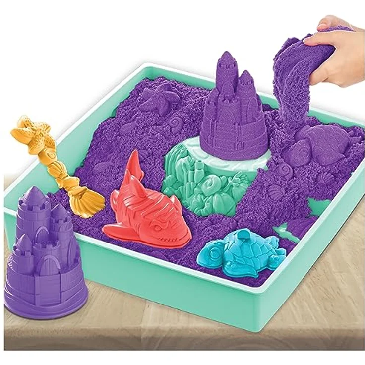 Spin Master Kinetic Sand Kreativset, 454 g, lila mit Förmchen und Sandbox für kreatives Sandspiel – Bild 7