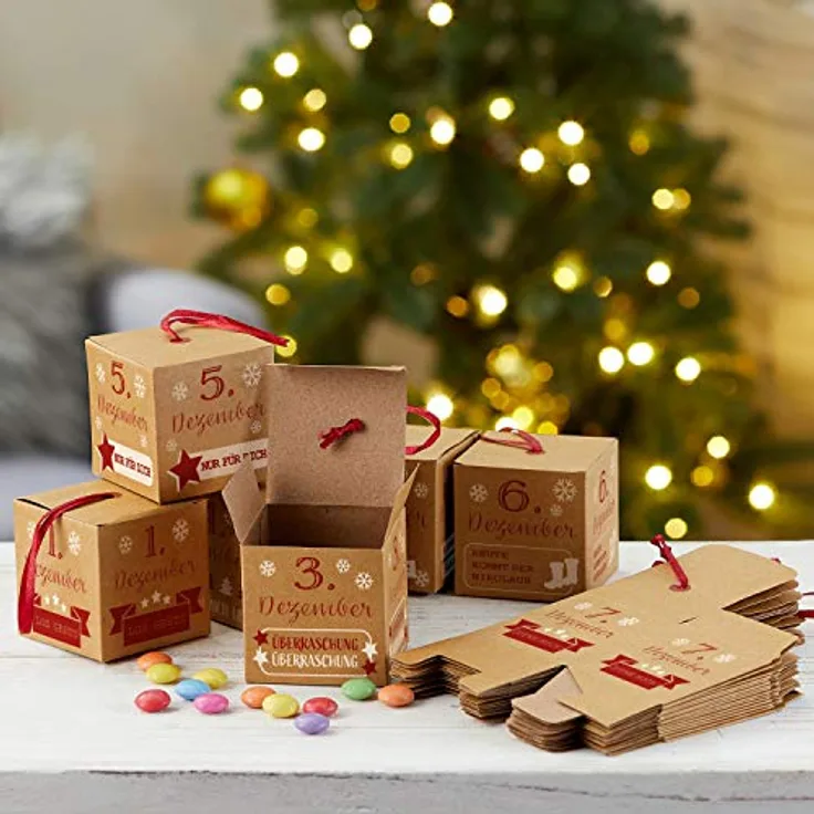 Annastore Adventskalender zum Befüllen - DIY Bastelset mit 24 Pappschachteln 6 x 6 cm - Geschenkschachteln- Weihnachtskalender für eine DIY Weihnachtsdekoration (wiederverwendbar)