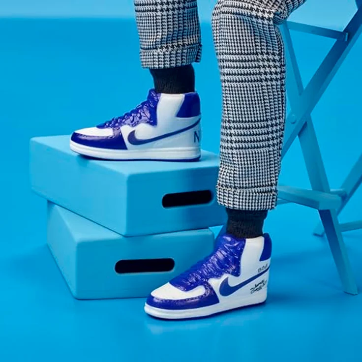 Barbie Anziehpuppe Barbie Signature LeBron James, Kenbassadors Puppe mit Streetwear-Style und Unterstützungsrichtung für die LeBron James Family Foundation – Bild 6