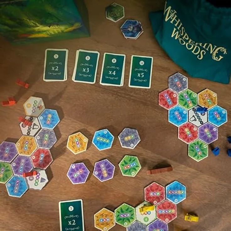 Wonderbow Wonderbow Whispering Woods Brettspiel, Plättchenlegespiel mit Tierfiguren, wunderschöne Illustrationen, Familienspiel für 1-4 Spieler ab 10 Jahren, inkl. Solo-Modus – Bild 3