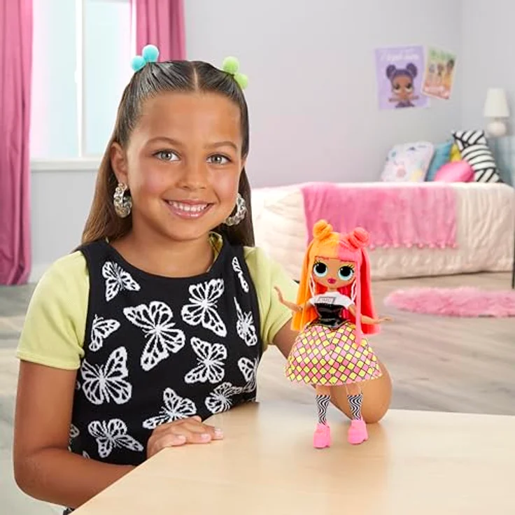 L.O.L. SURPRISE! Anziehpuppe L.O.L. Surprise OMG HoS Doll - Neonlicious mit über 15 Überraschungen - Preisvergleich – Bild 5