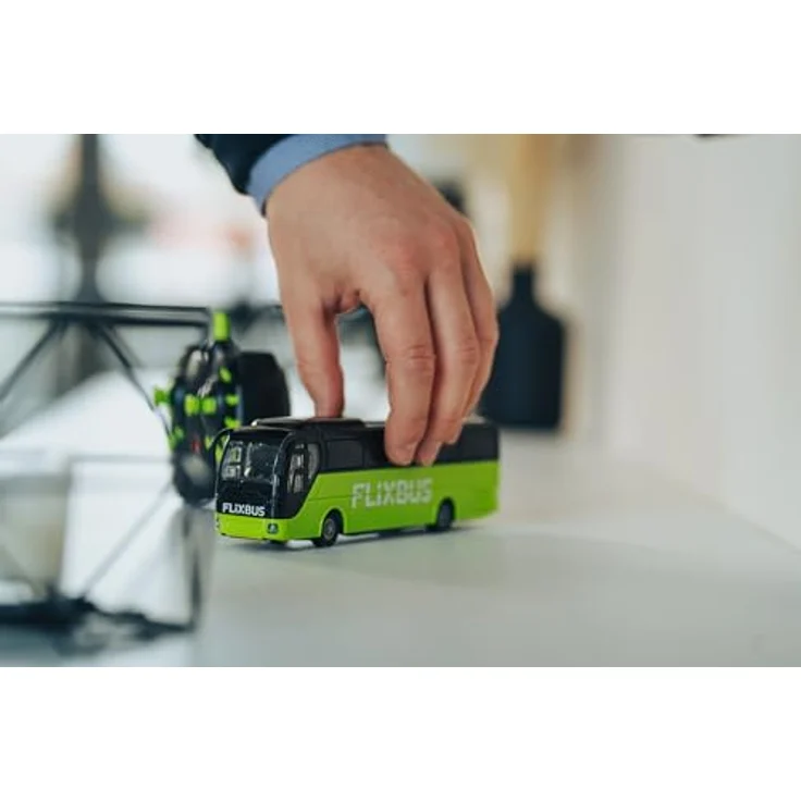 Carson 1:64 Flixbus RC, ferngesteuertes Spielzeugauto mit LED-Beleuchtung, 80 Min. Fahrzeit, 2.4GHz, für Kinder ab 3 Jahren – Bild 2