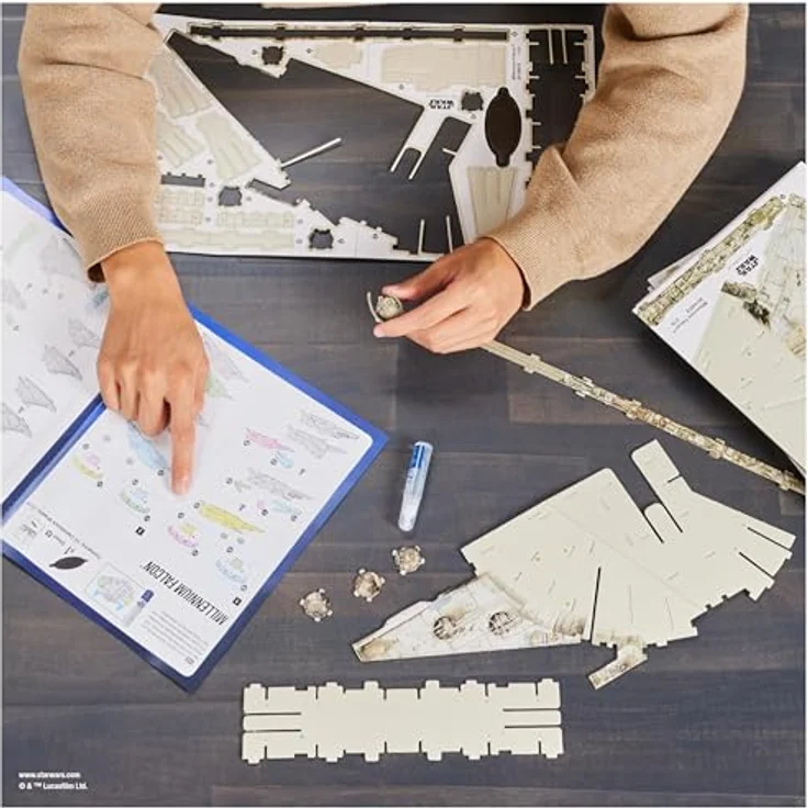 Spin Master 3D-Puzzle 4D Build - Star Wars Millennium Falcon Raumschiff, mit 223 Puzzleteilen – Bild 7