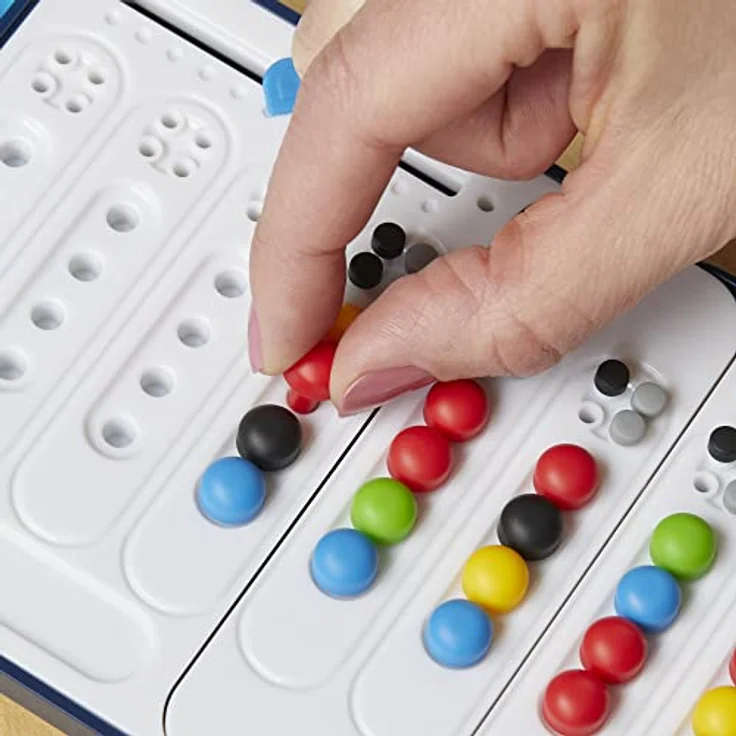 Mastermind Spiel für Familien und Kinder, Wer knackt den geheimen Farbcode, Geschenk für Familien, Familienspiel – Bild 5
