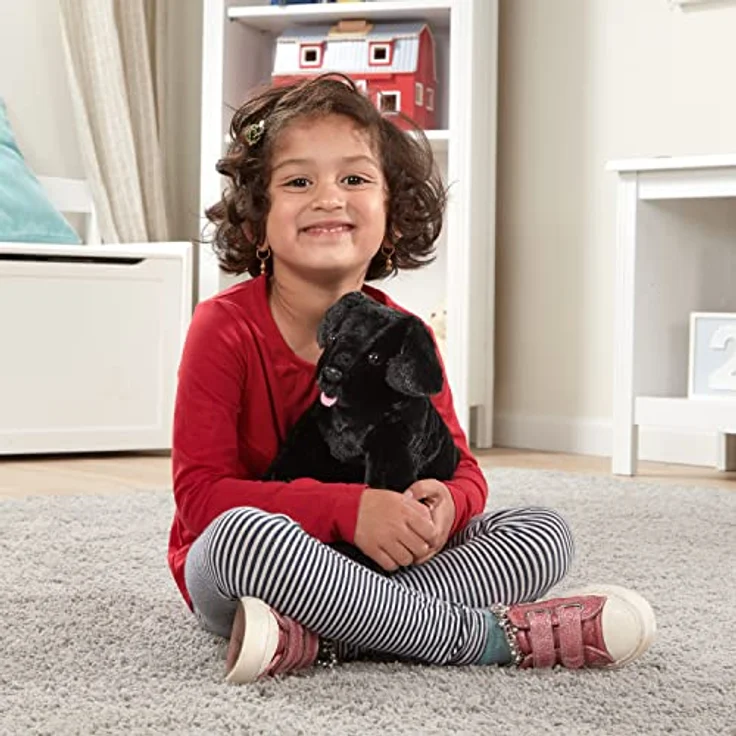 Melissa & Doug Schwarze Benson Labrador-Welpe, Stofftier mit abwaschbarer Oberfläche, 25,4 cm, ideal für Kinder von 3 Monaten bis 3 Jahren – Bild 2